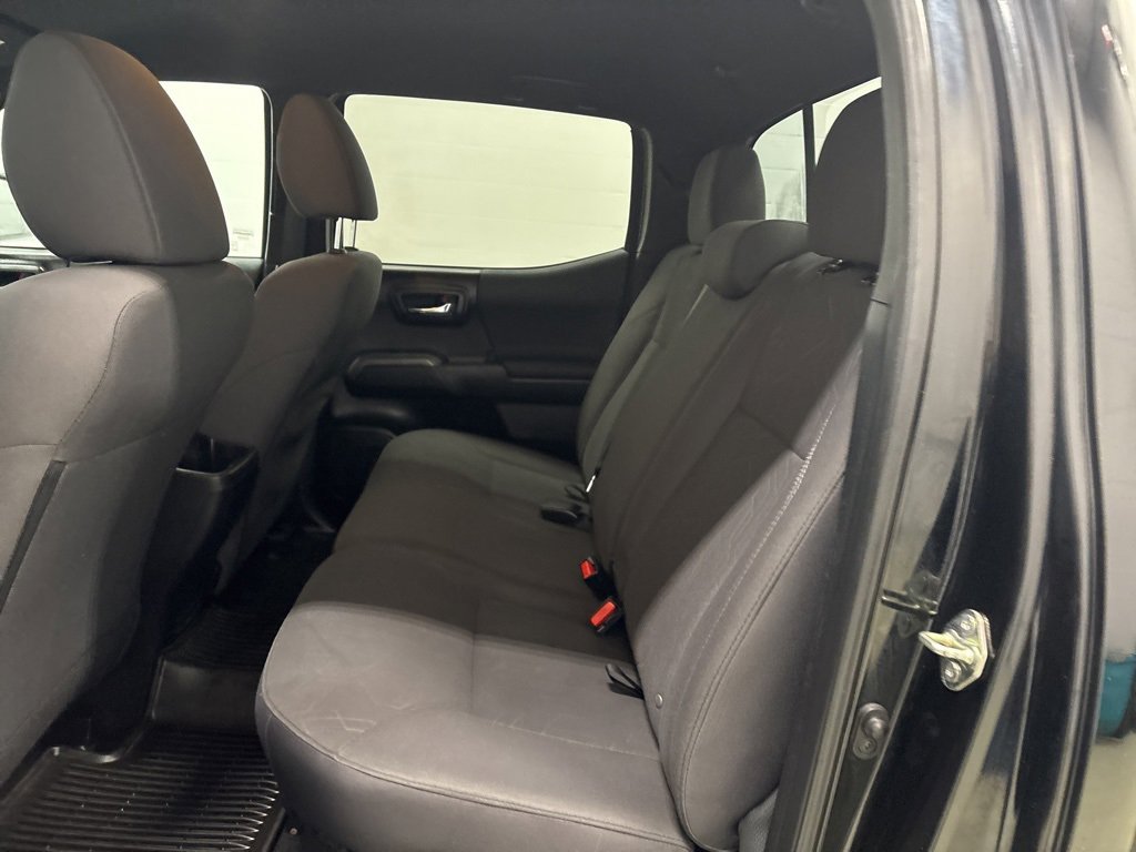 Used 2017 Toyota Tacoma TRD Sport w/ Tow Package image 13