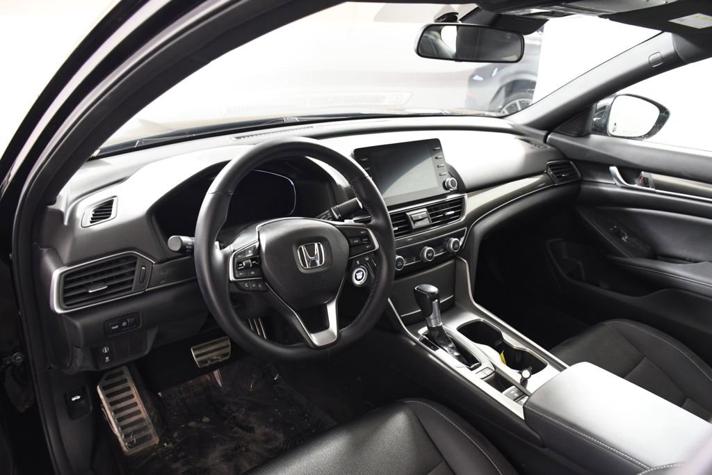 Used 2018 Honda Accord Sport image 12