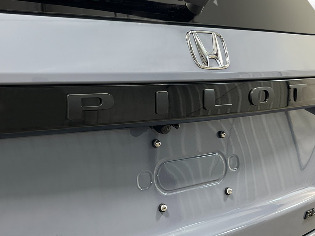 New 2026 Honda Pilot Black Edition image 9
