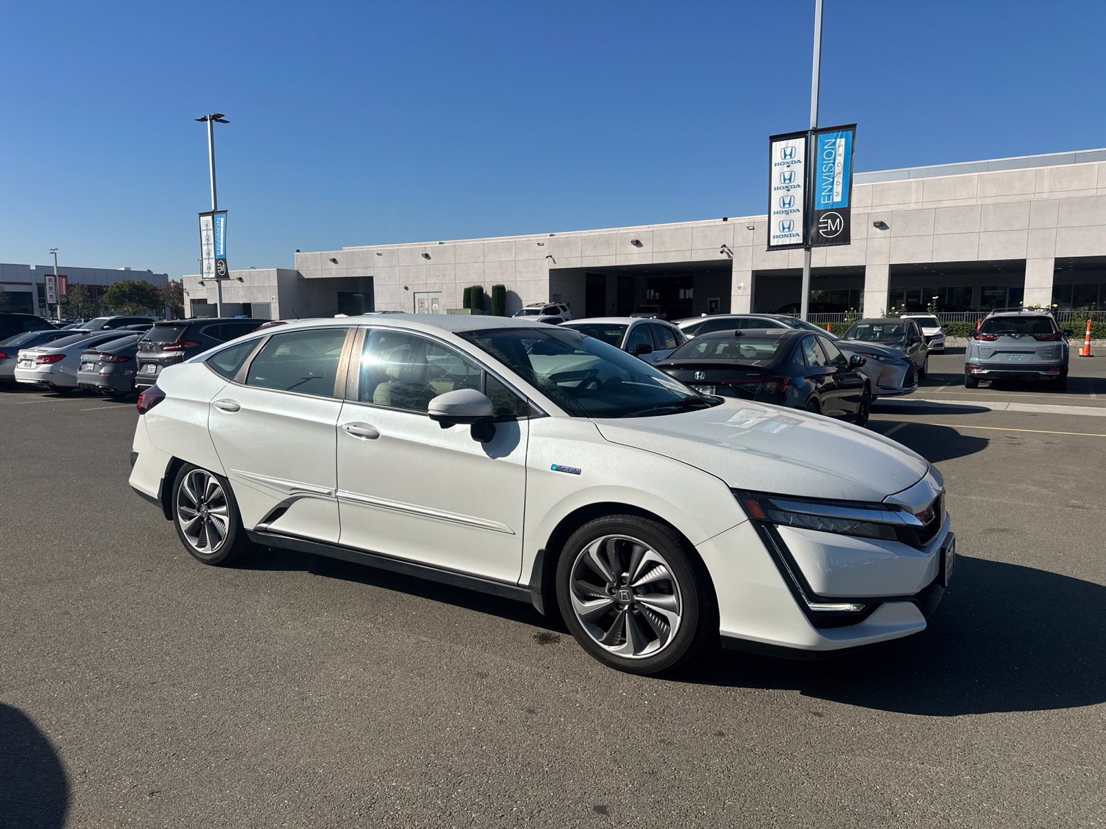 Used 2021 Honda Clarity Touring image 2