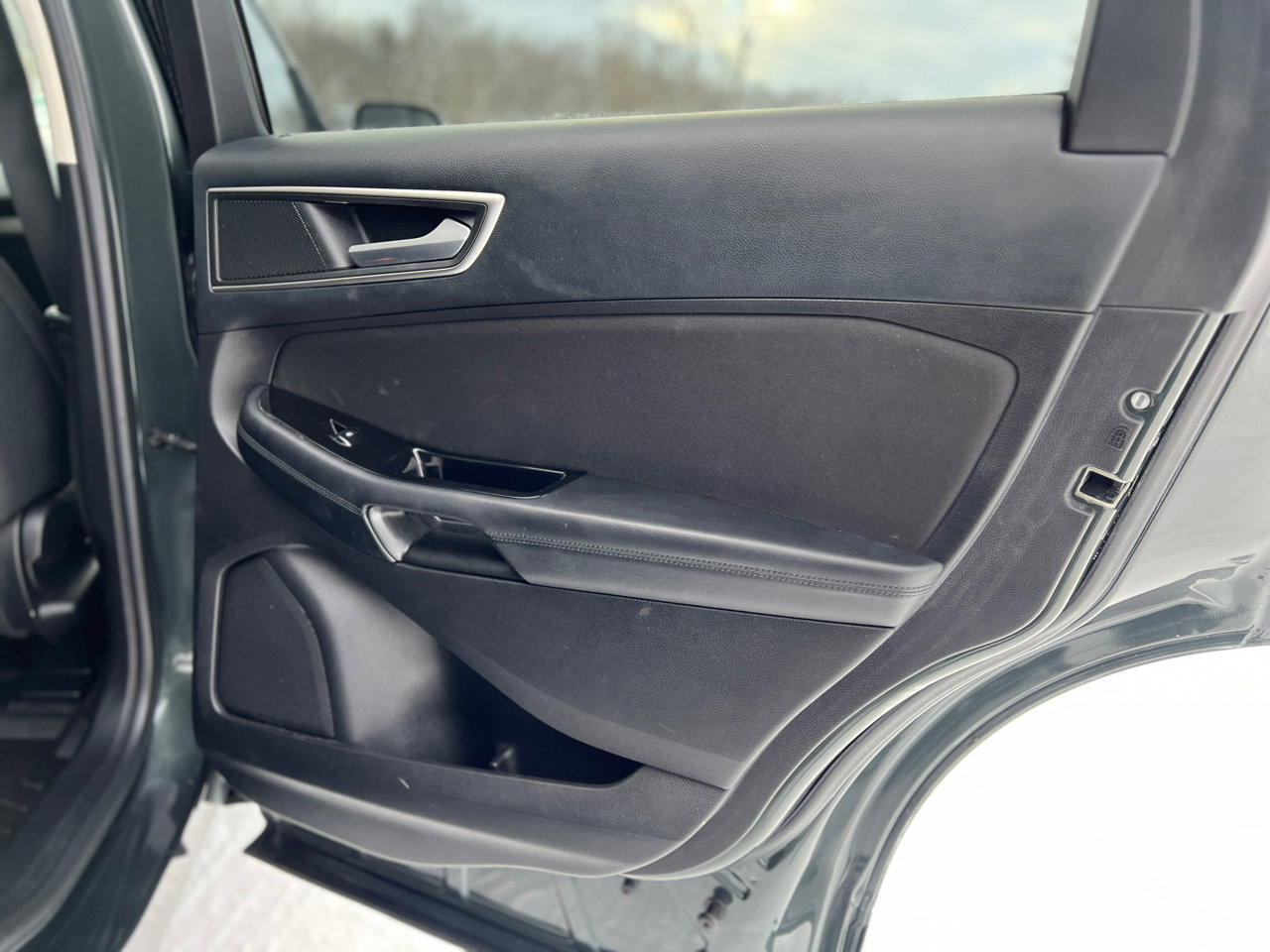 Used 2015 Ford Edge SEL image 42