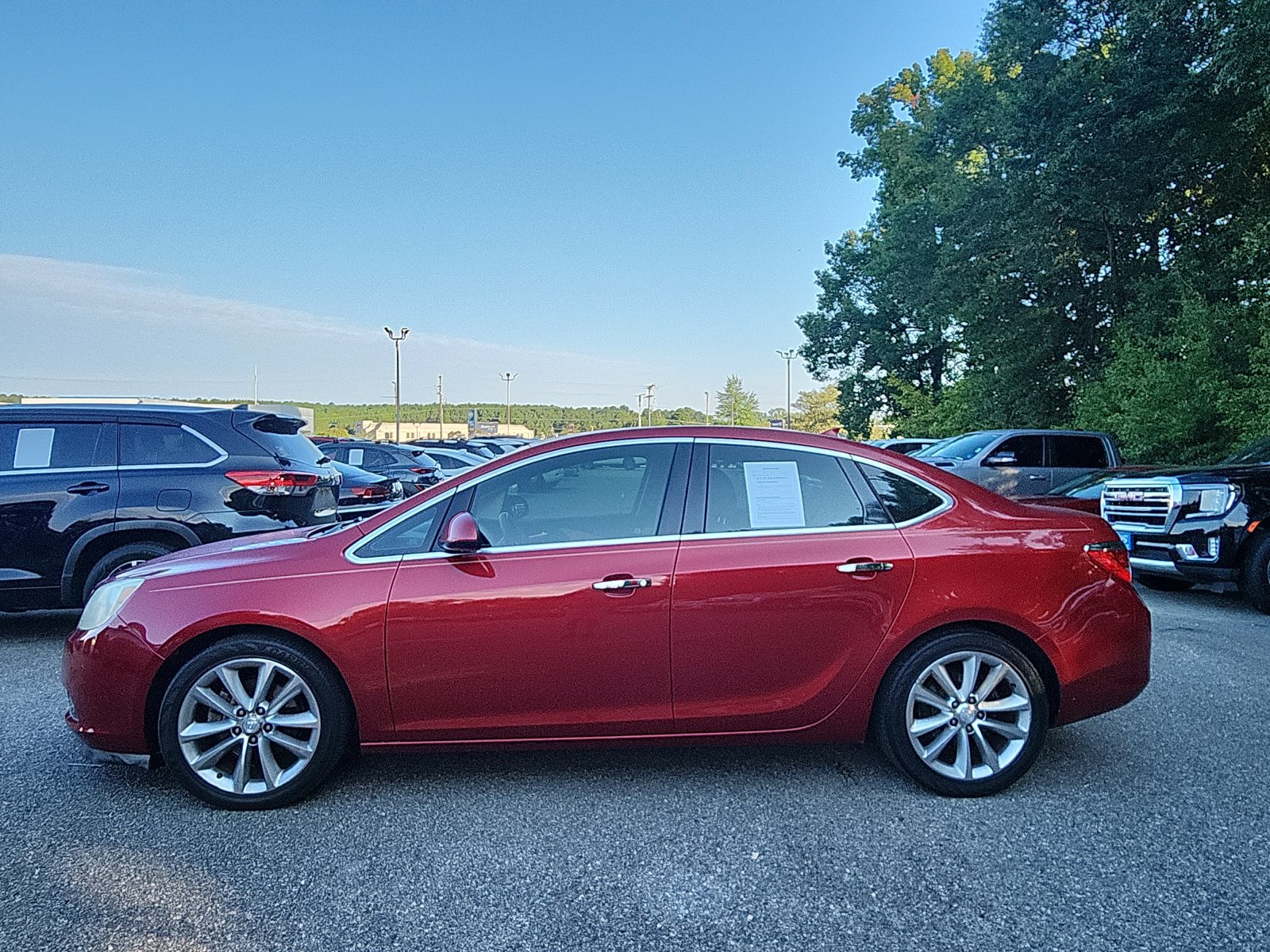 Used 2012 Buick Verano Leather FWD image 2