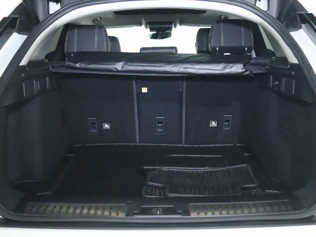 Used 2019 Land Rover Range Rover Velar S image 37