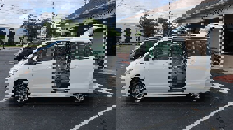 Used 2010 MAZDA MAZDA5 Grand Touring image 11