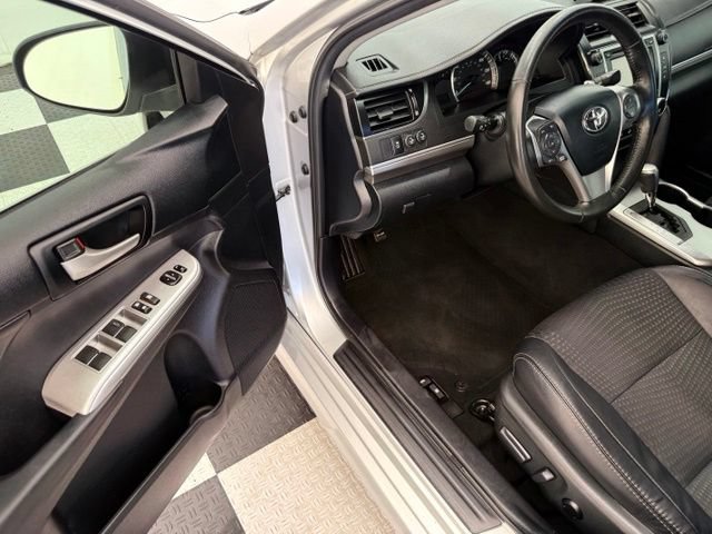Used 2013 Toyota Camry SE FWD image 28