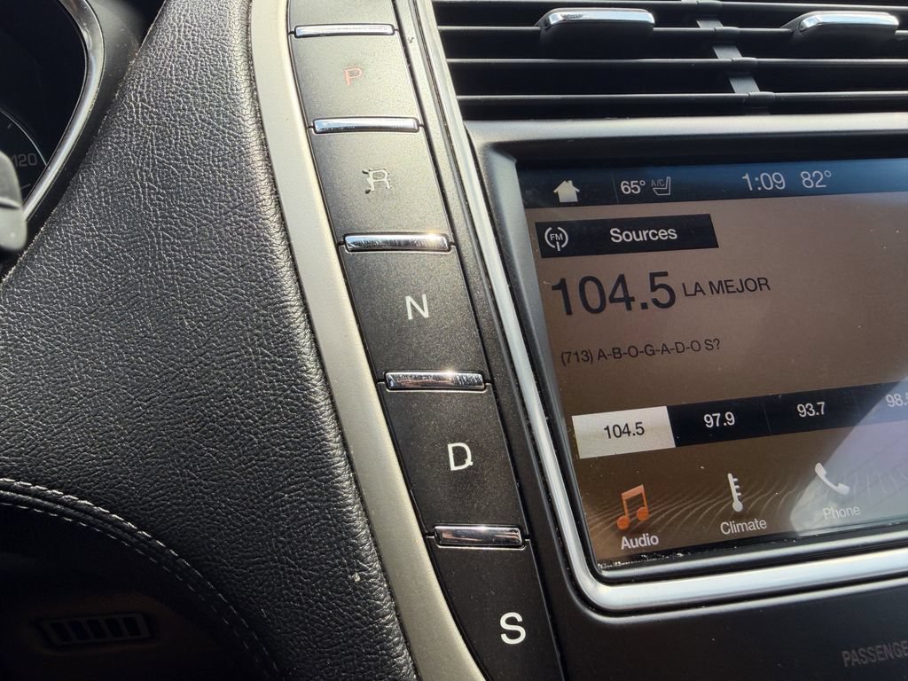 Used 2018 Lincoln MKX Reserve FWD image 18