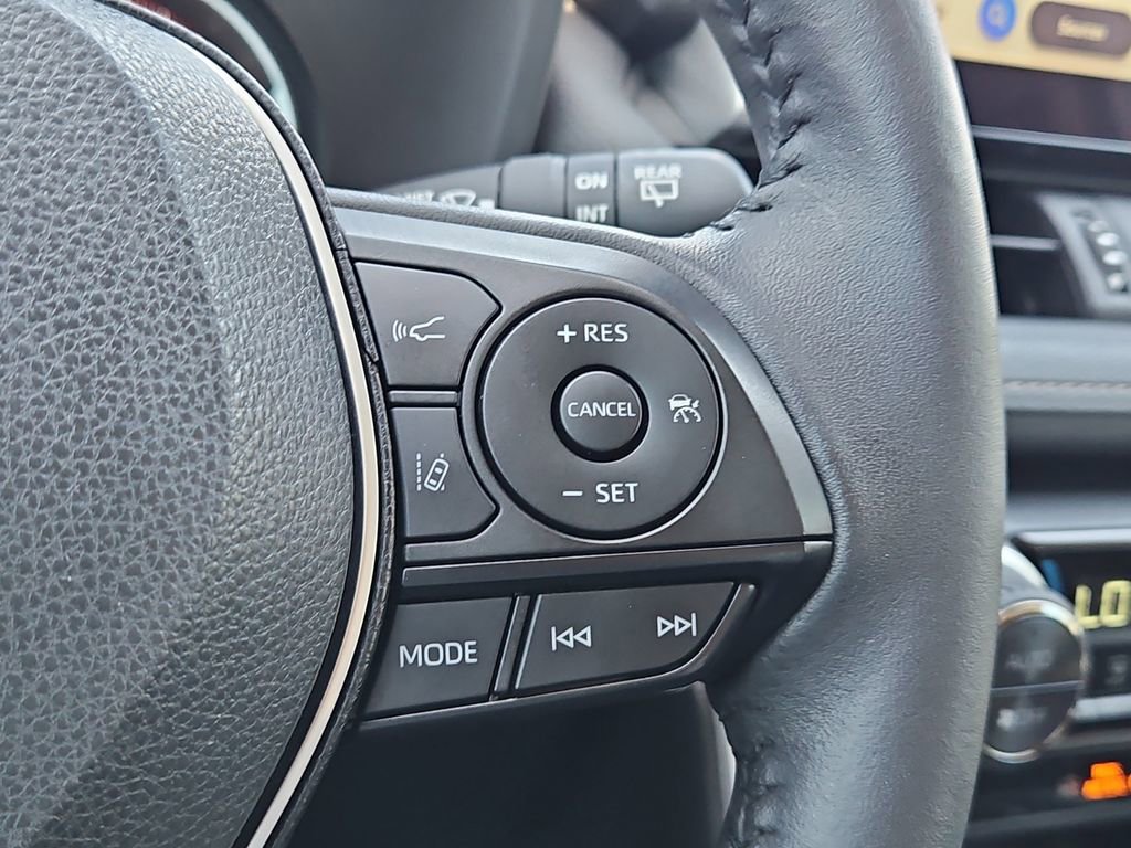 Used 2024 Toyota RAV4 XLE Premium image 31