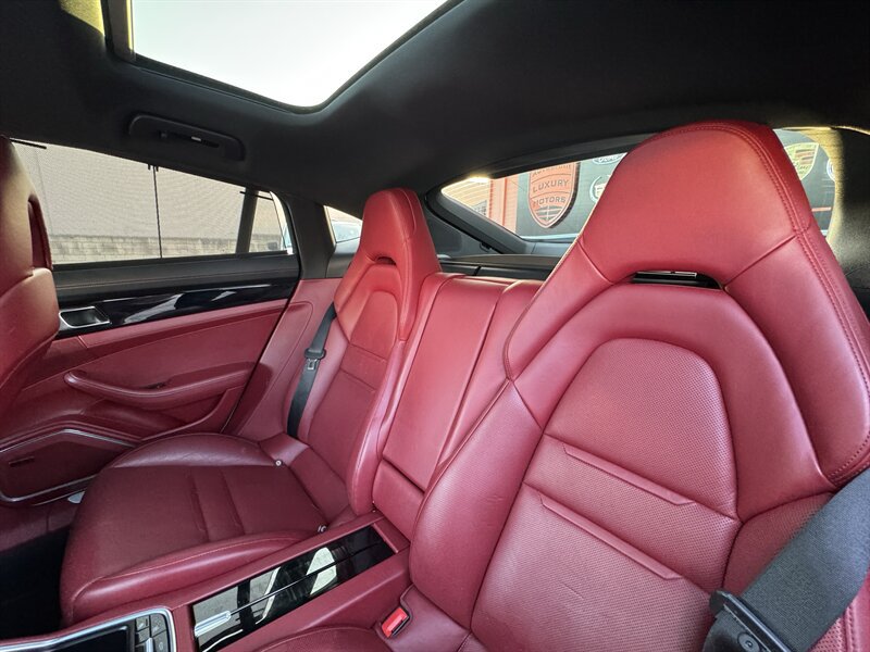 Used 2017 Porsche Panamera 4S AWD/4WD image 31