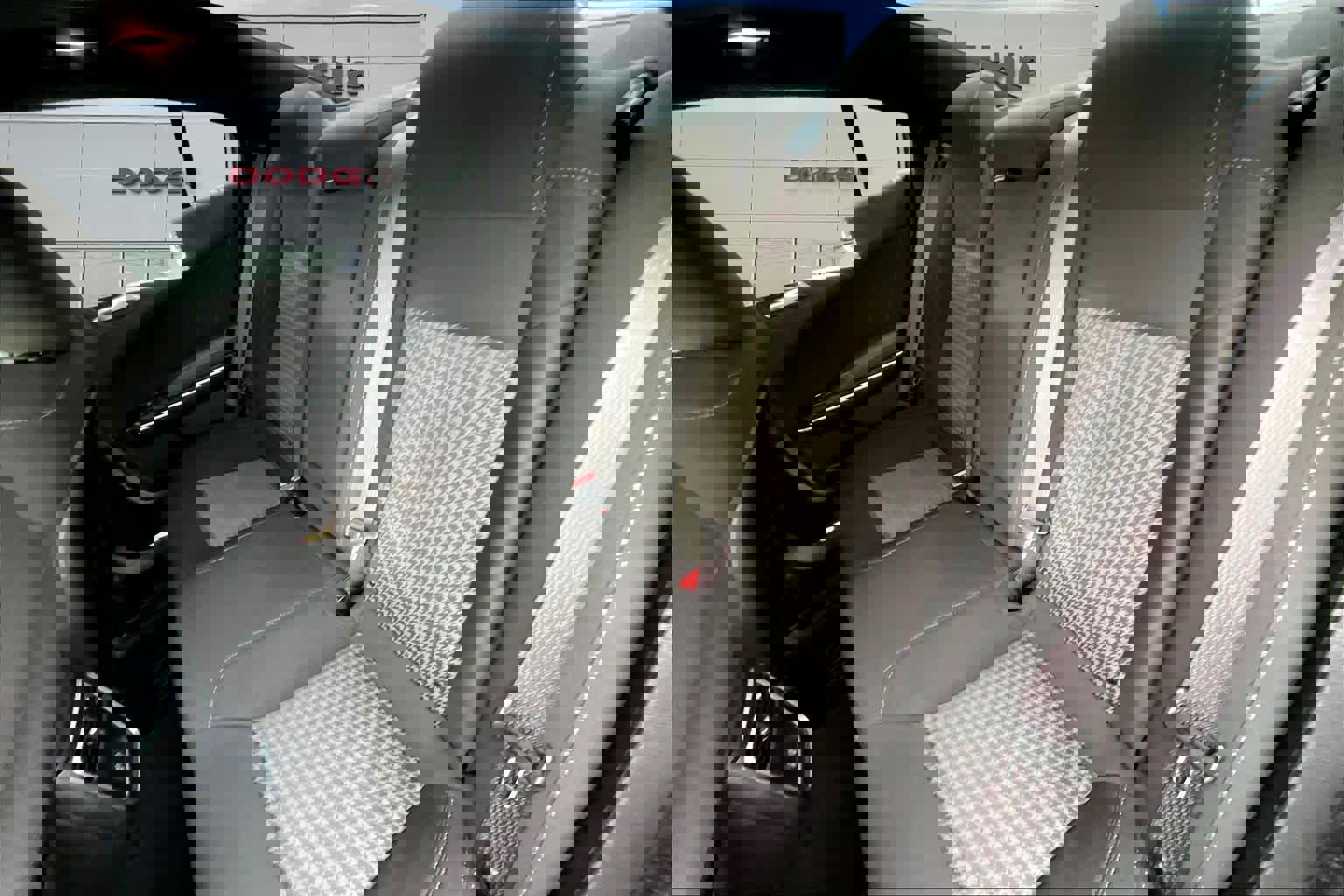 Used 2023 Dodge Charger R/T w/ Technology Group image 13