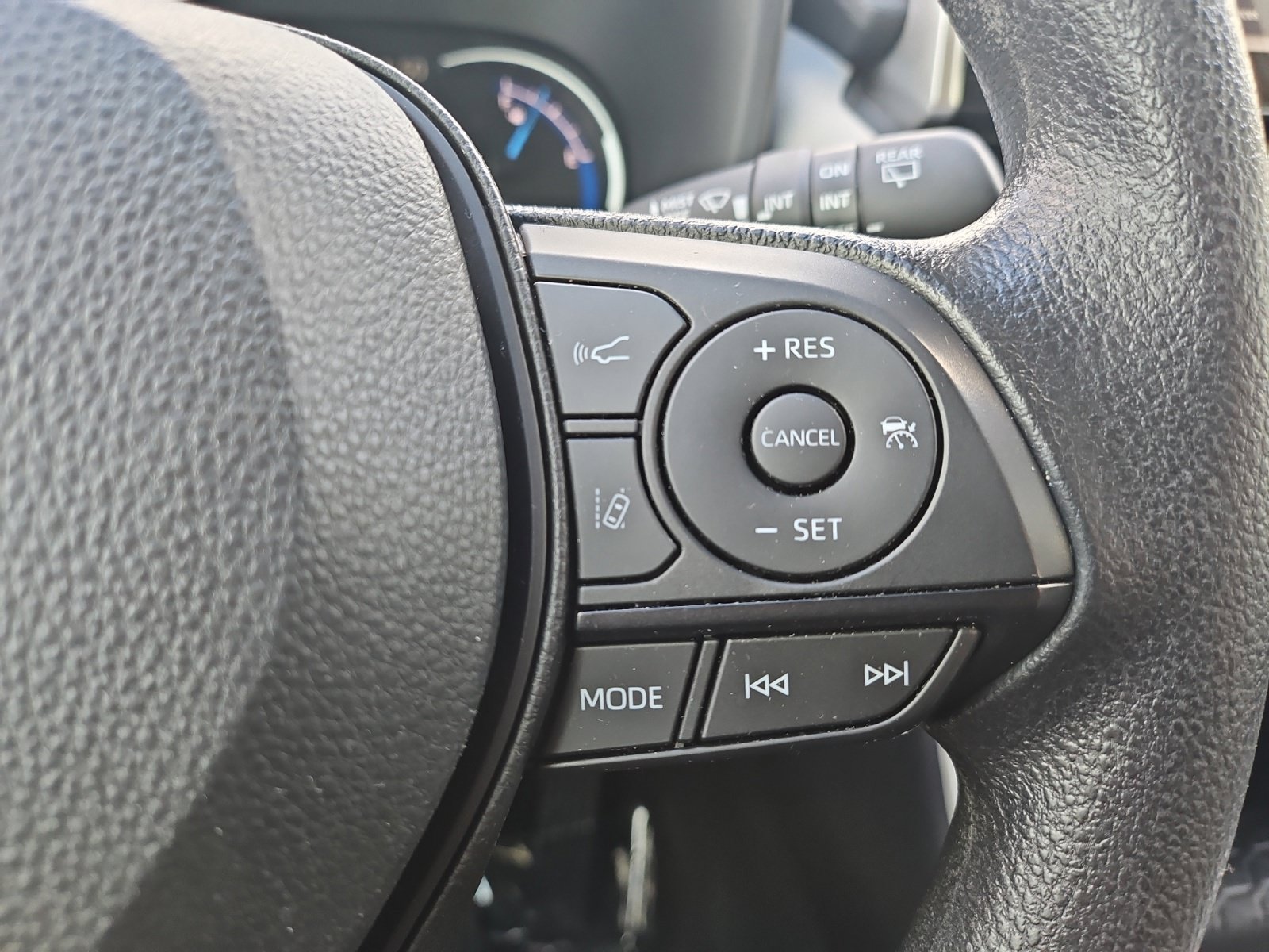 Used 2025 Toyota RAV4 XLE w/ Convenience Package AWD/4WD image 29