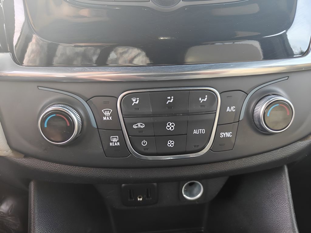 Used 2023 Chevrolet Traverse LT w/ LPO, Floor Liner Package image 20