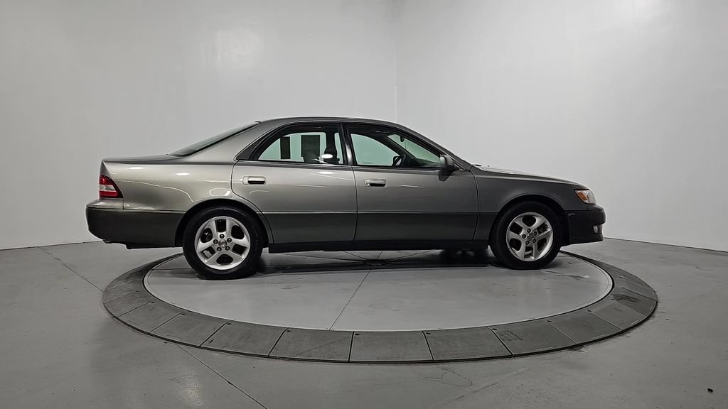 Used 2000 Lexus ES 330 w/ Lexus Value Pkg FWD image 7