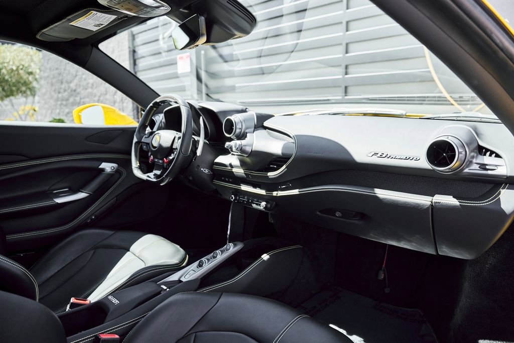 Used 2021 Ferrari F8 Tributo image 45