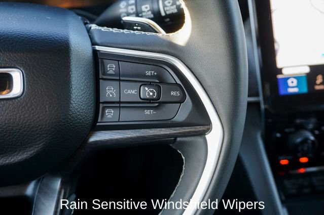 Used 2023 Jeep Grand Cherokee Limited w/ Luxury Tech Group II image 25