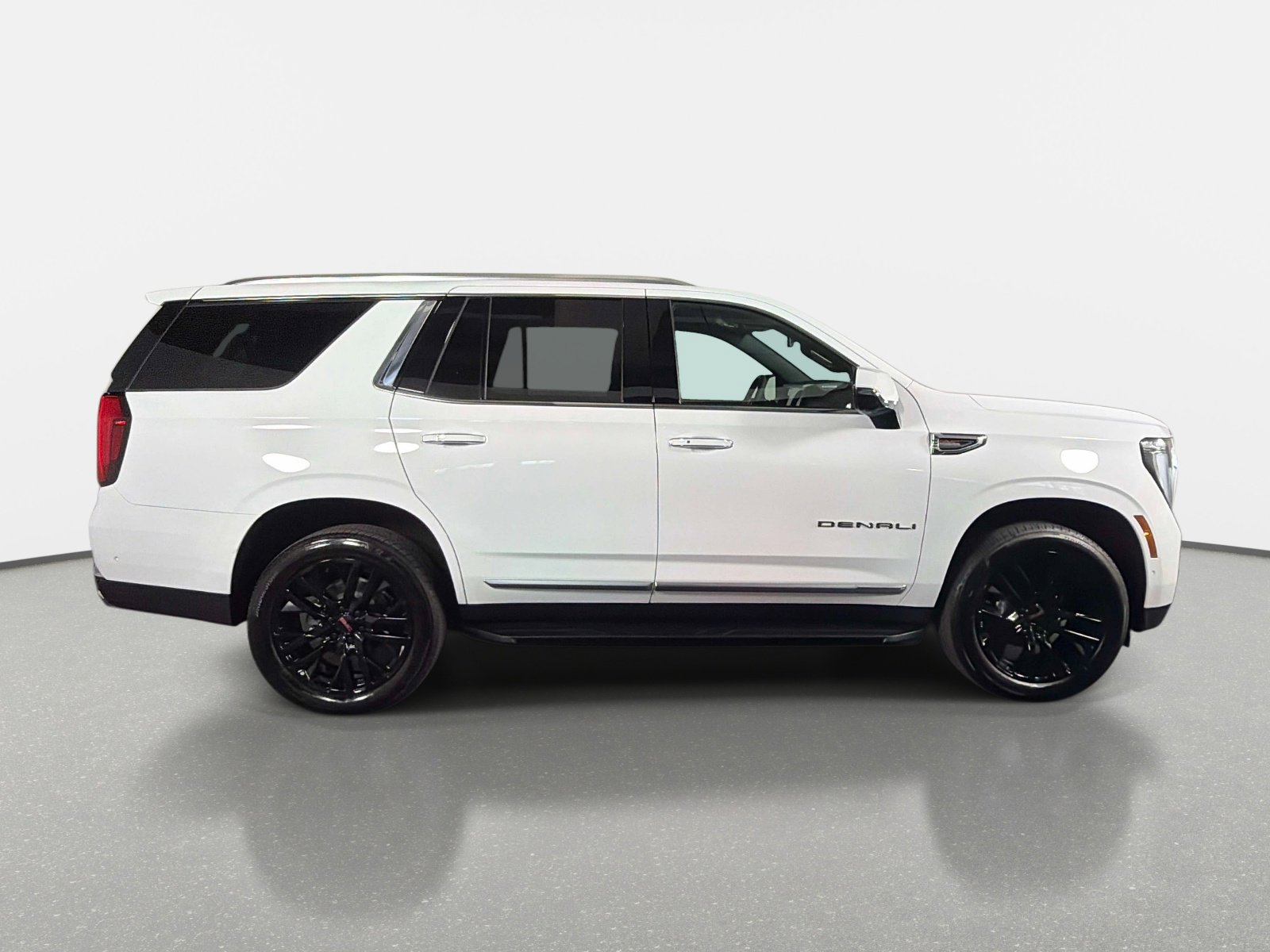 Used 2026 GMC Yukon Denali image 2