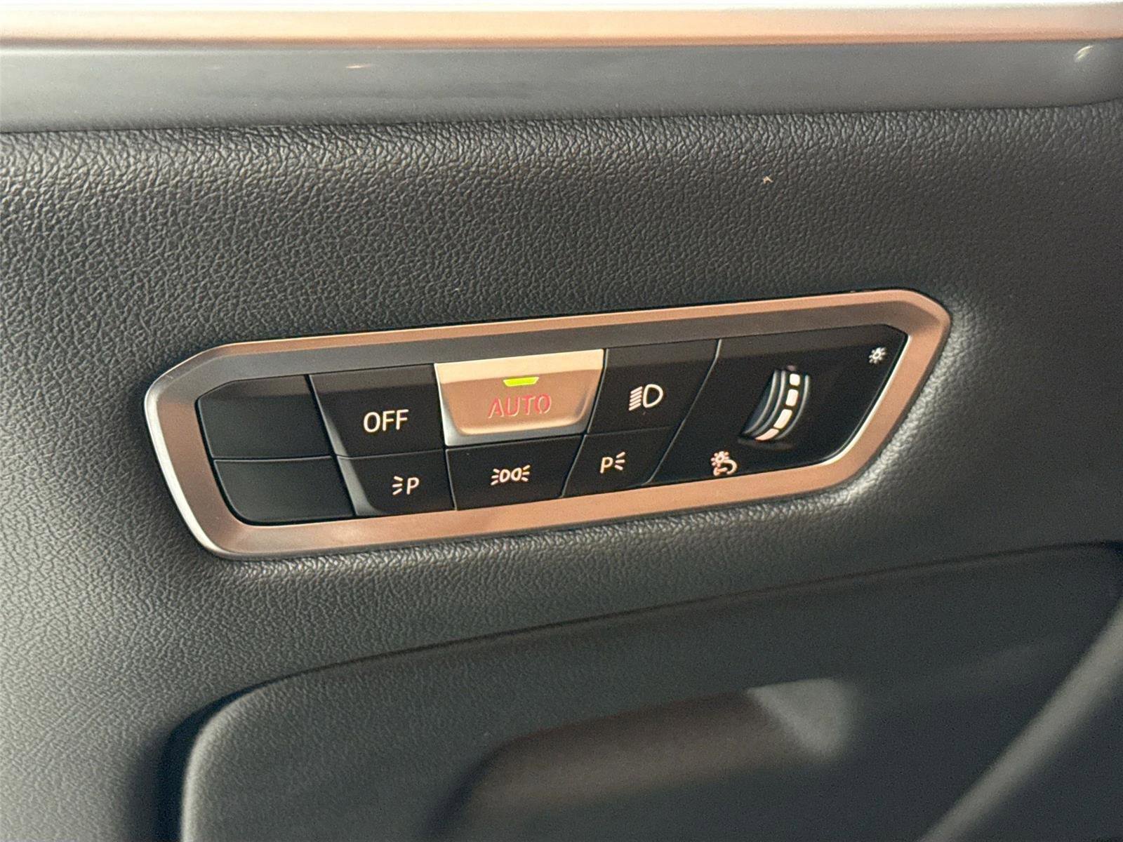 Used 2023 BMW X7 xDrive40i w/ Premium Package image 16