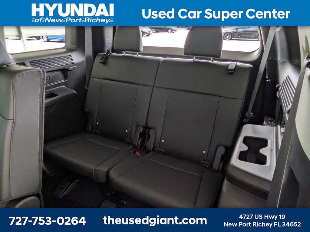 Used 2025 Hyundai Santa Fe Limited FWD image 15