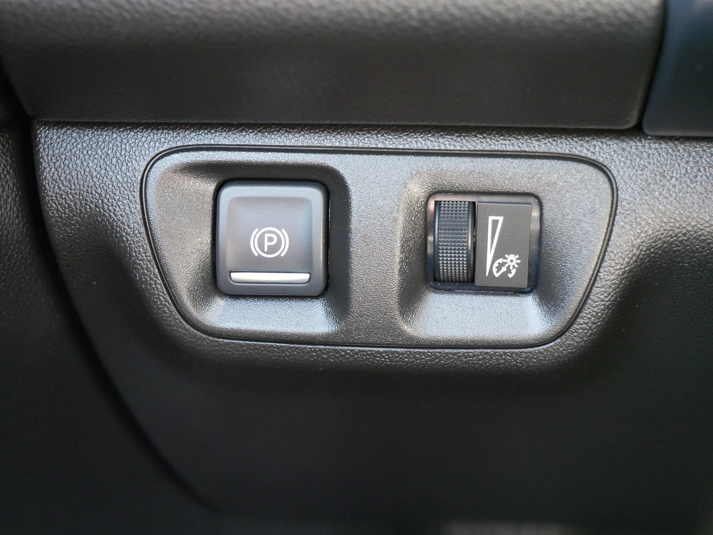 Used 2020 GMC Acadia SLE w/ Driver Convenience Package image 26