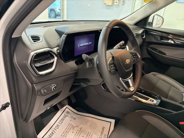 Used 2025 Chevrolet TrailBlazer LT w/ Convenience Package image 17