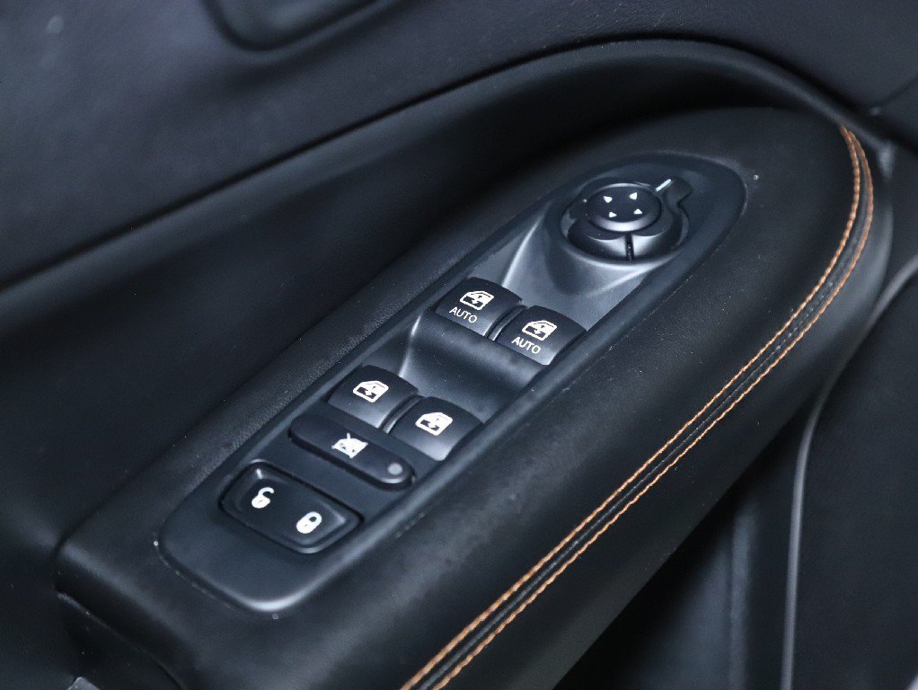 Used 2018 Jeep Compass Limited w/ Safe & Security Group AWD/4WD image 15