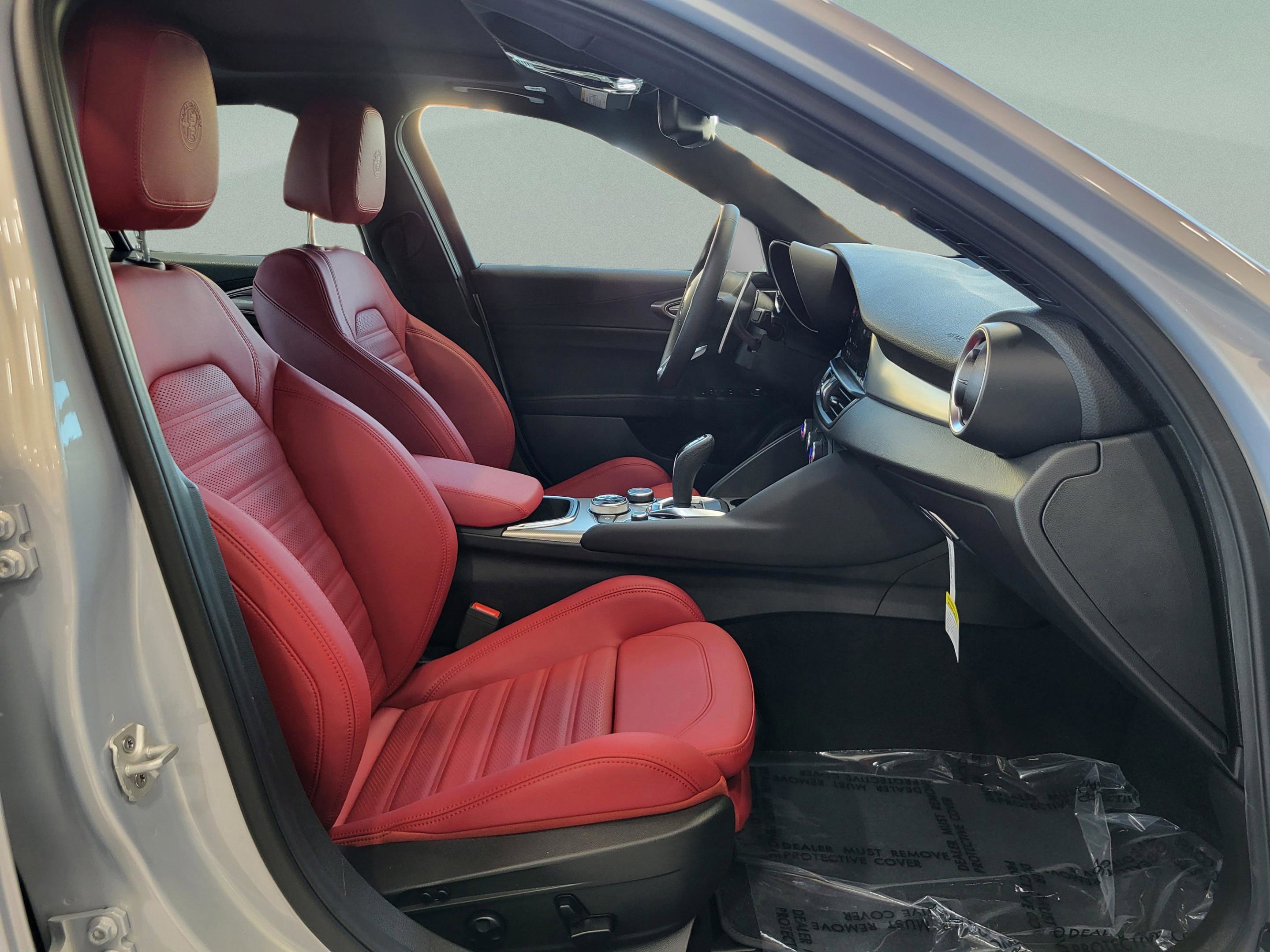 New 2025 Alfa Romeo Giulia w/ Veloce Package Rwd image 36