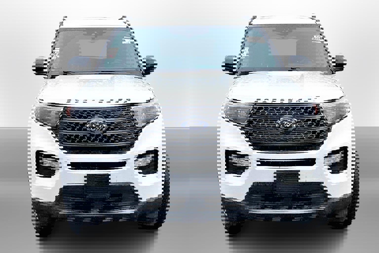 Used 2022 Ford Explorer XLT w/ Equipment Group 202A image 3