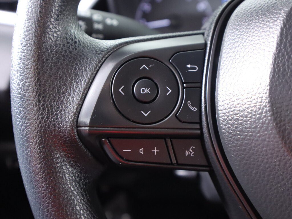 Used 2025 Toyota Corolla LE FWD image 12