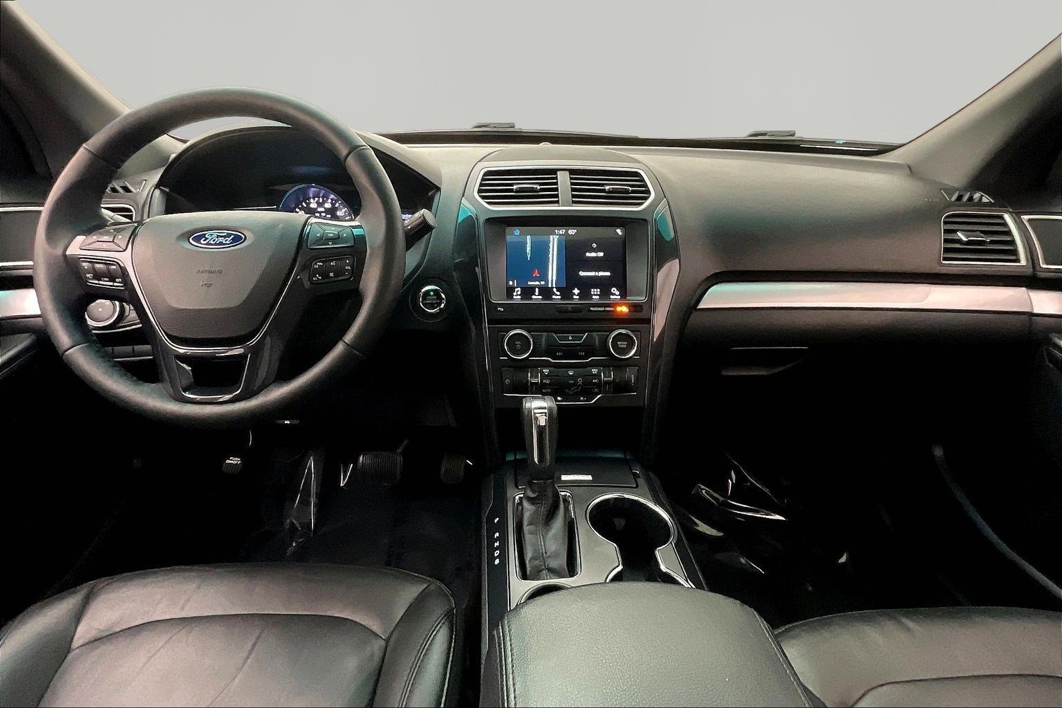 Used 2017 Ford Explorer XLT w/ Equipment Group 202A FWD image 7