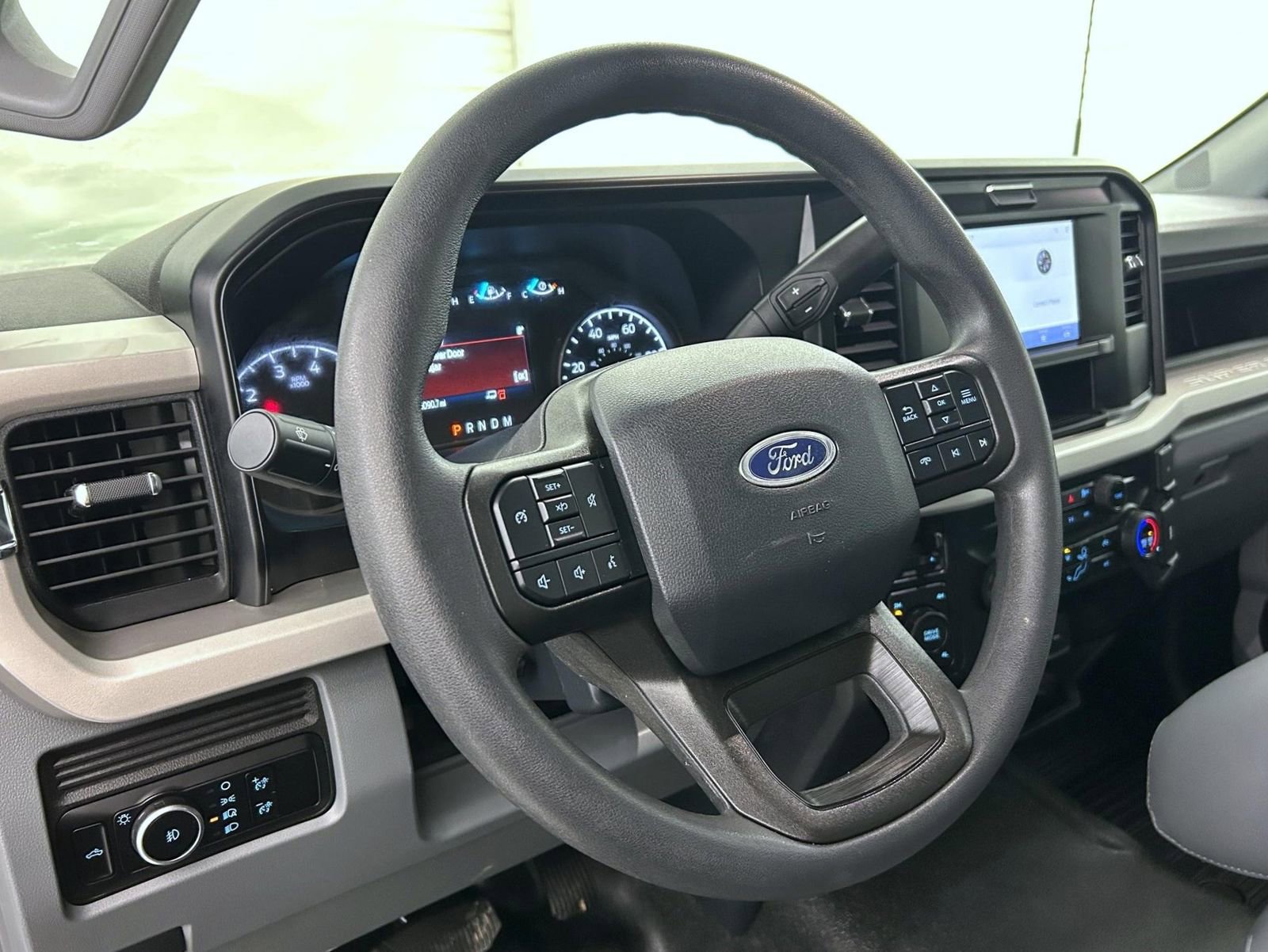 Used 2025 Ford F250 XL w/ XL Chrome Package image 11