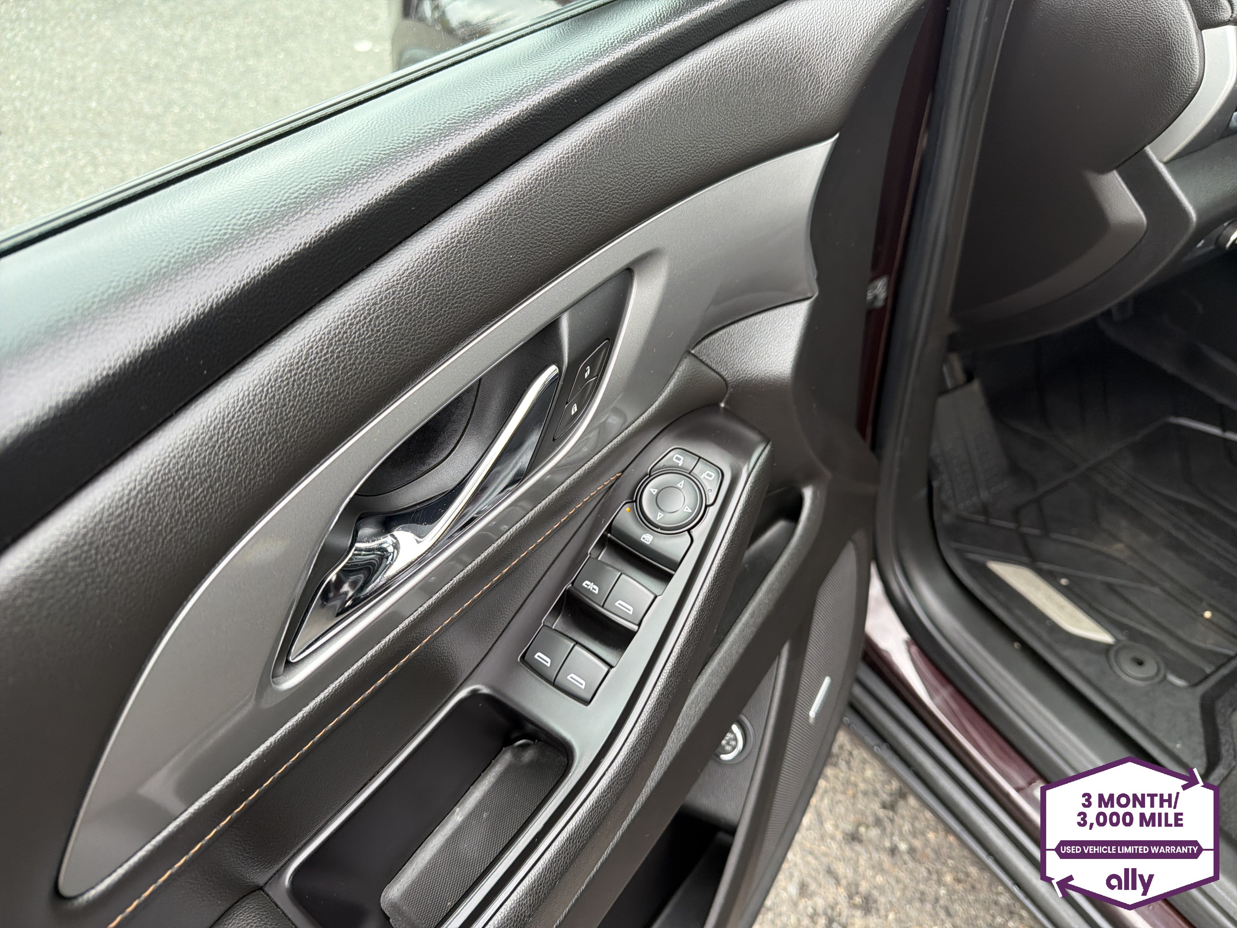 Used 2020 Chevrolet Traverse LT w/ LPO, Midnight Edition AWD/4WD image 15
