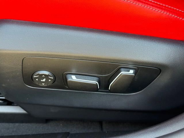 Used 2025 BMW M5 w/ Executive Package image 21