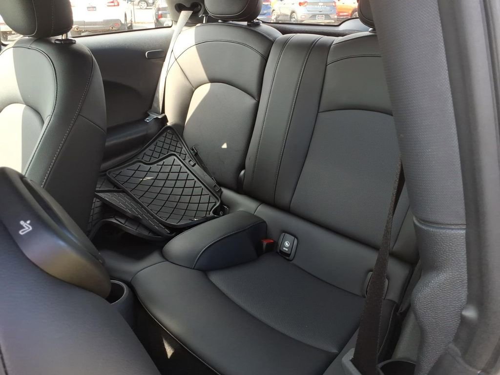 Used 2019 MINI Cooper 2-Door Hardtop w/ Signature Upholstery Package FWD image 28