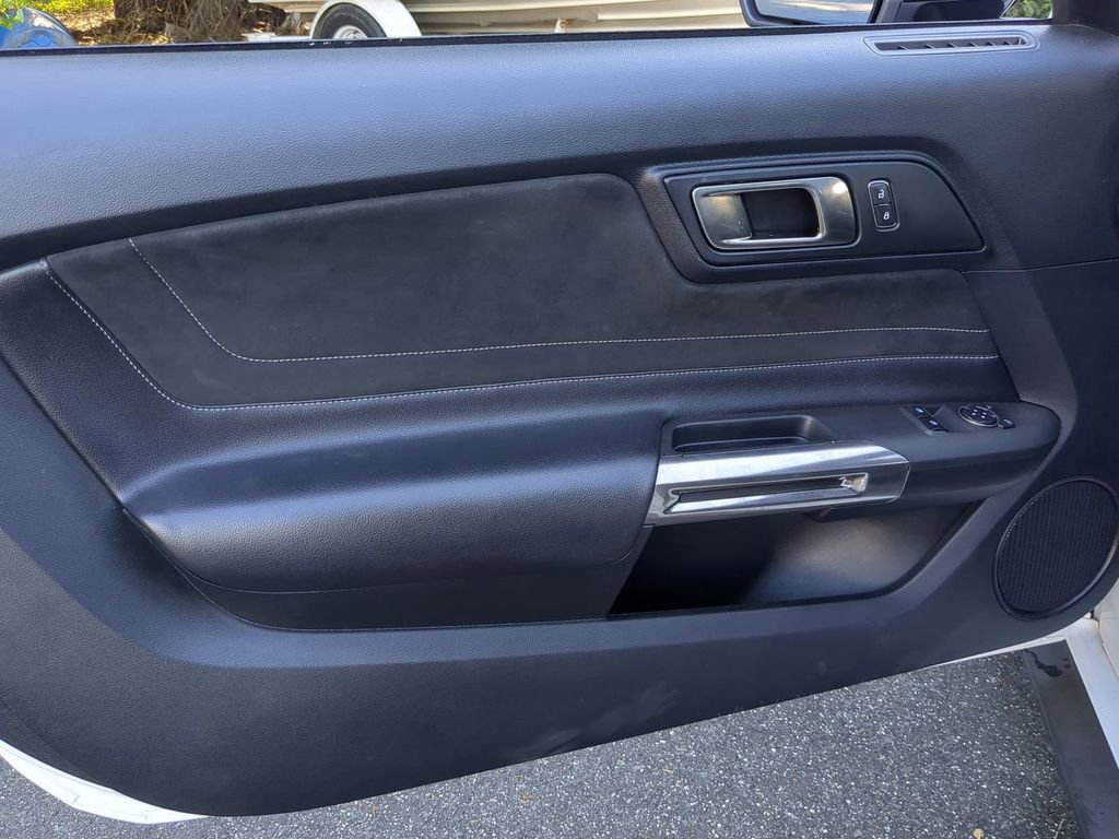 Used 2016 Ford Mustang Shelby GT350 w/ Track Package image 19