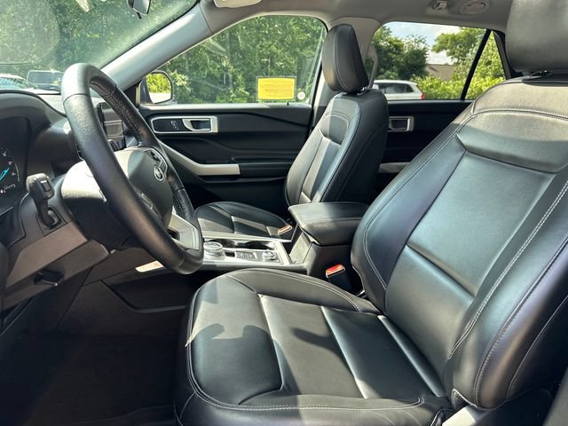 Certified 2022 Ford Explorer XLT w/ Equipment Group 202A AWD/4WD image 43