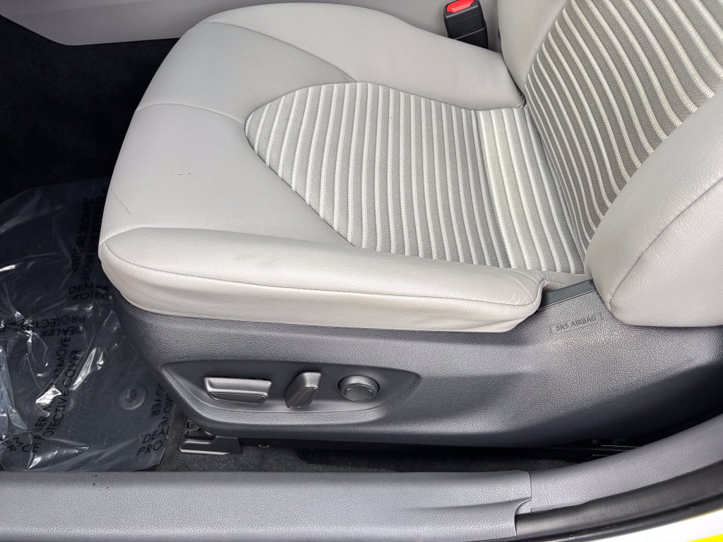 Used 2024 Toyota Camry SE FWD image 18