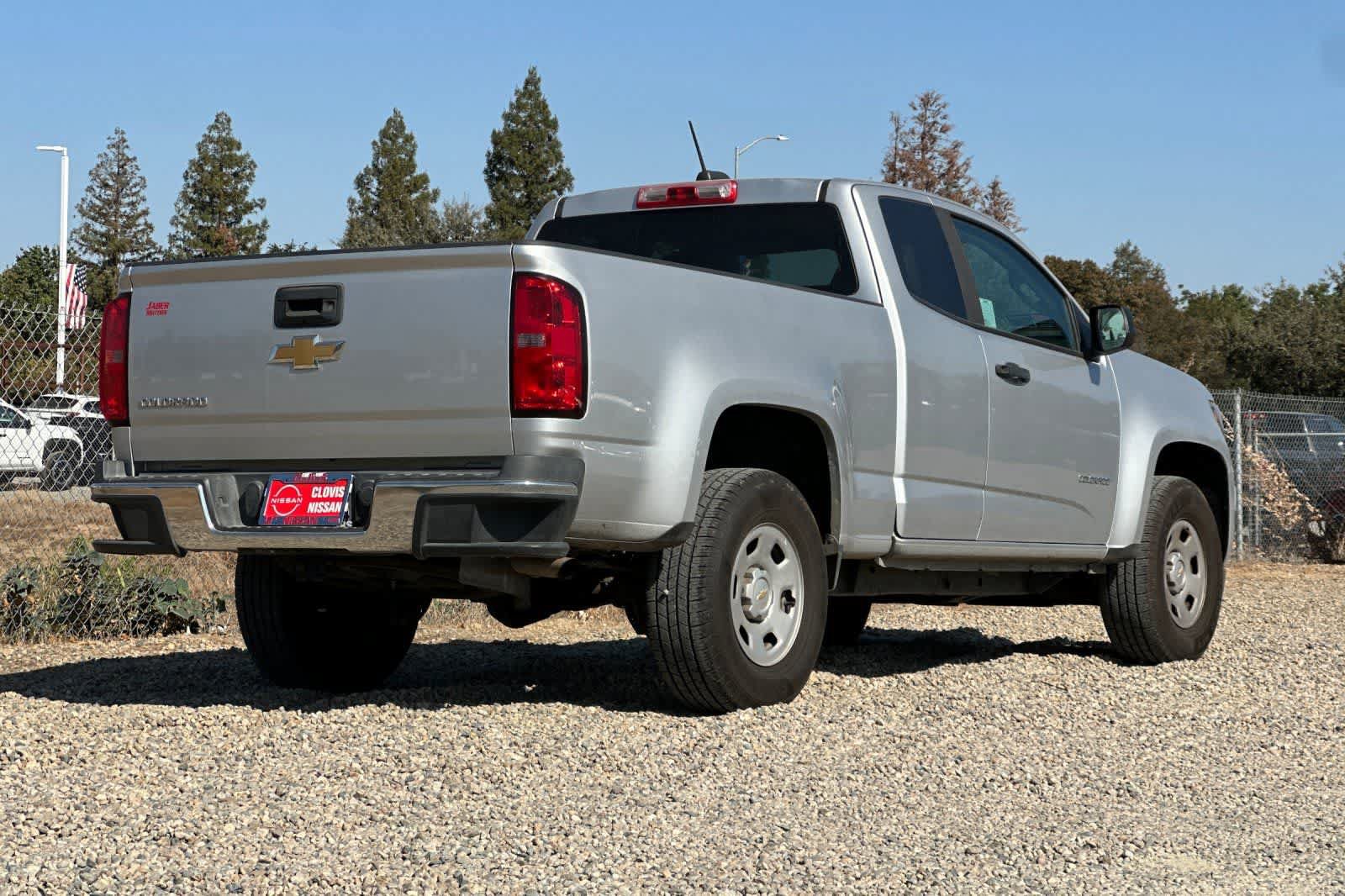 Used 2020 Chevrolet Colorado W/T RWD image 3