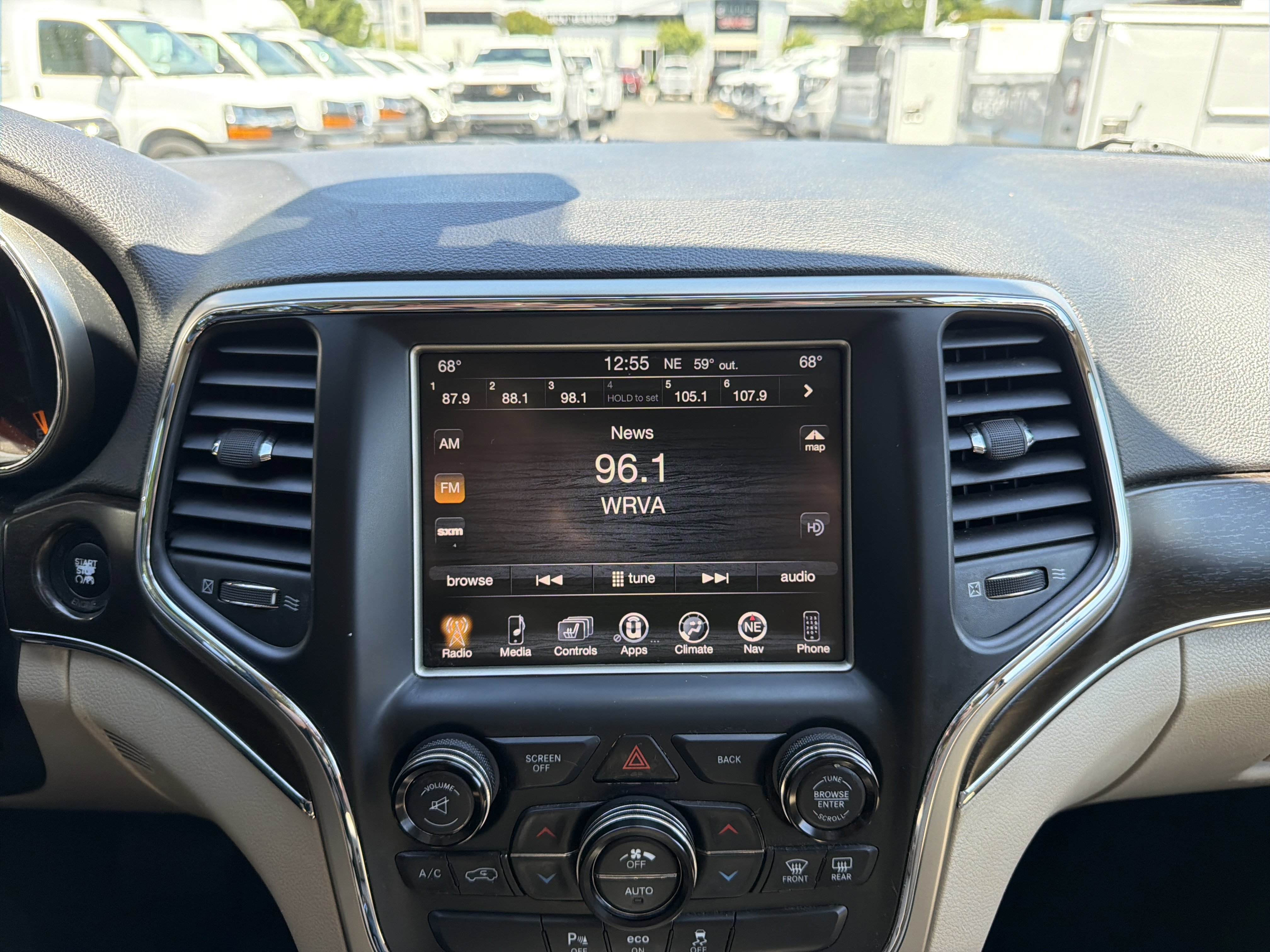 Used 2014 Jeep Grand Cherokee Limited AWD/4WD image 23