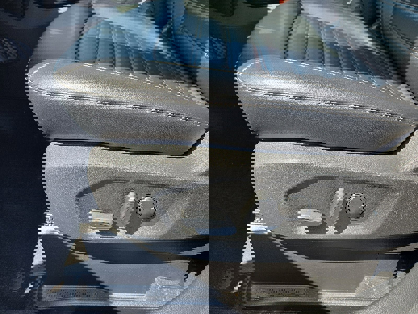 Used 2023 Ford Edge SEL w/ Convenience Package AWD/4WD image 12