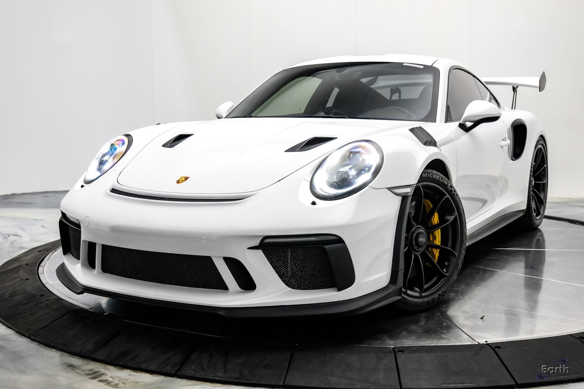 Used 2019 Porsche 911 GT3 RS RWD image 5