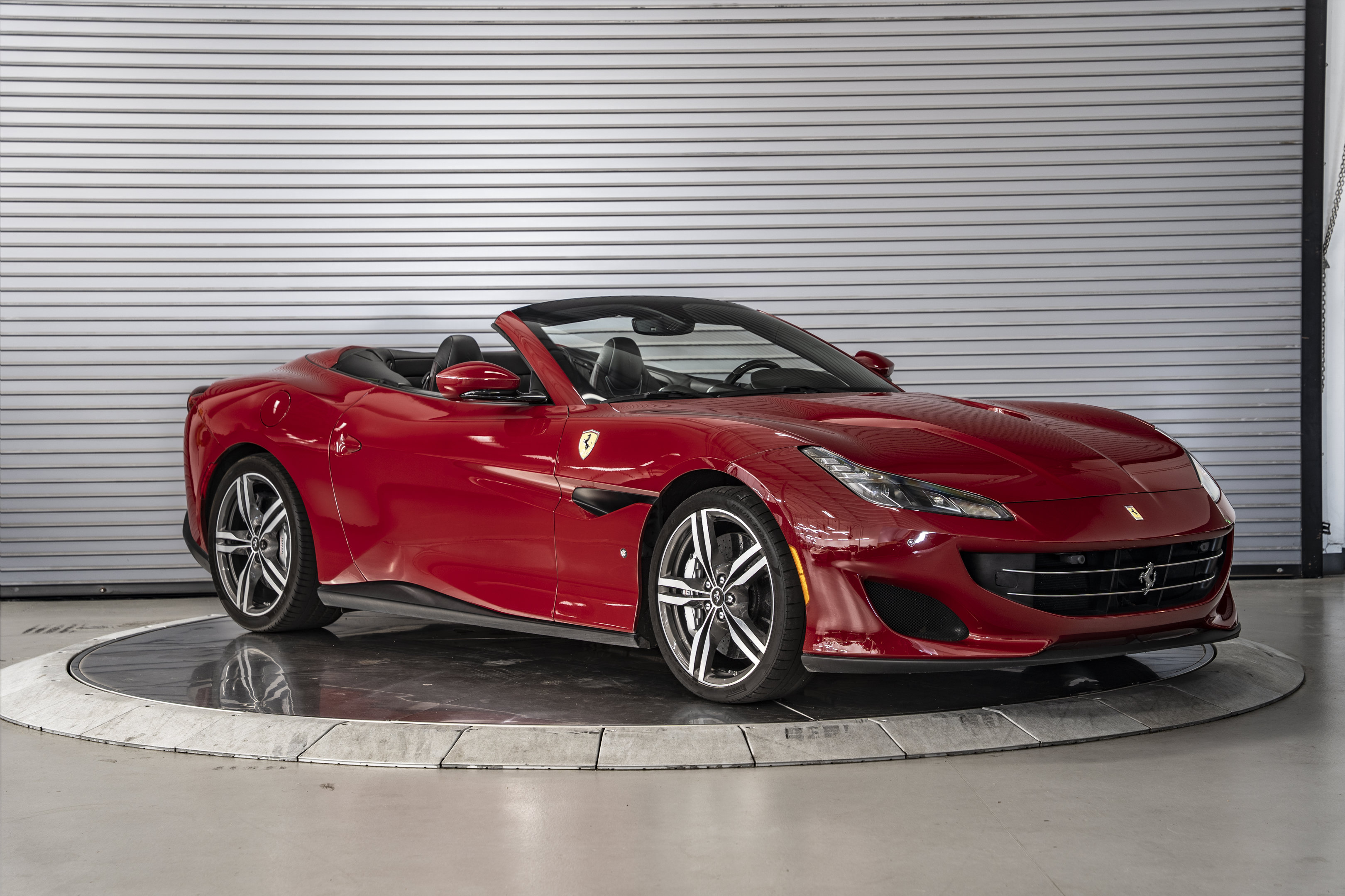 Used 2019 Ferrari Portofino RWD image 7