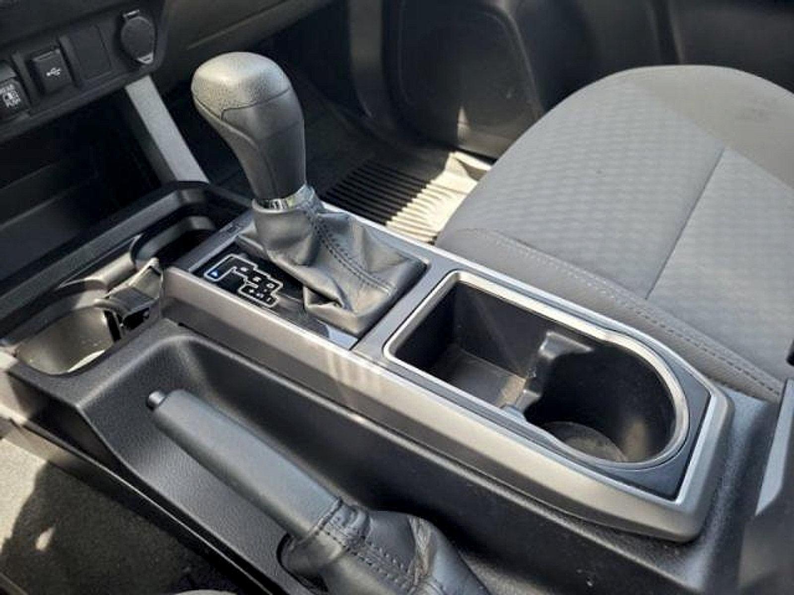 Used 2022 Toyota Tacoma SR5 w/ Technology Package RWD image 29