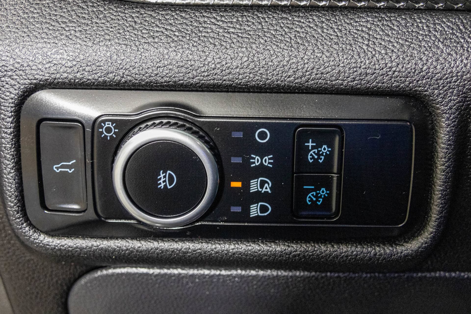 Used 2023 Ford Explorer ST-Line AWD/4WD image 36