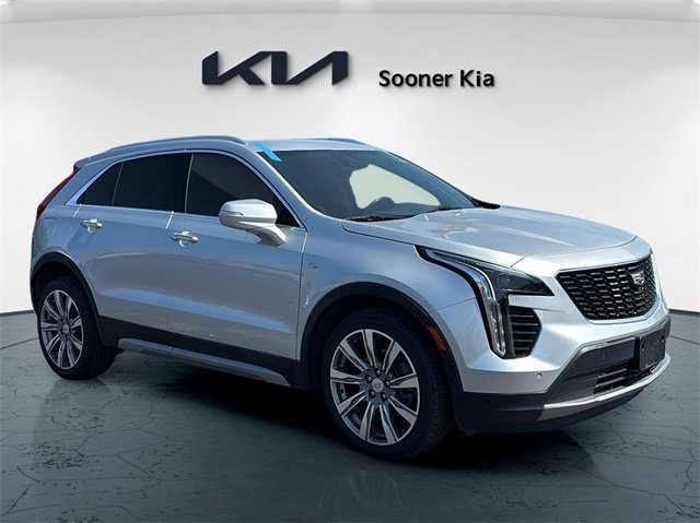 Used 2022 Cadillac XT4 Premium Luxury w/ Enhanced Visibility Package image 8