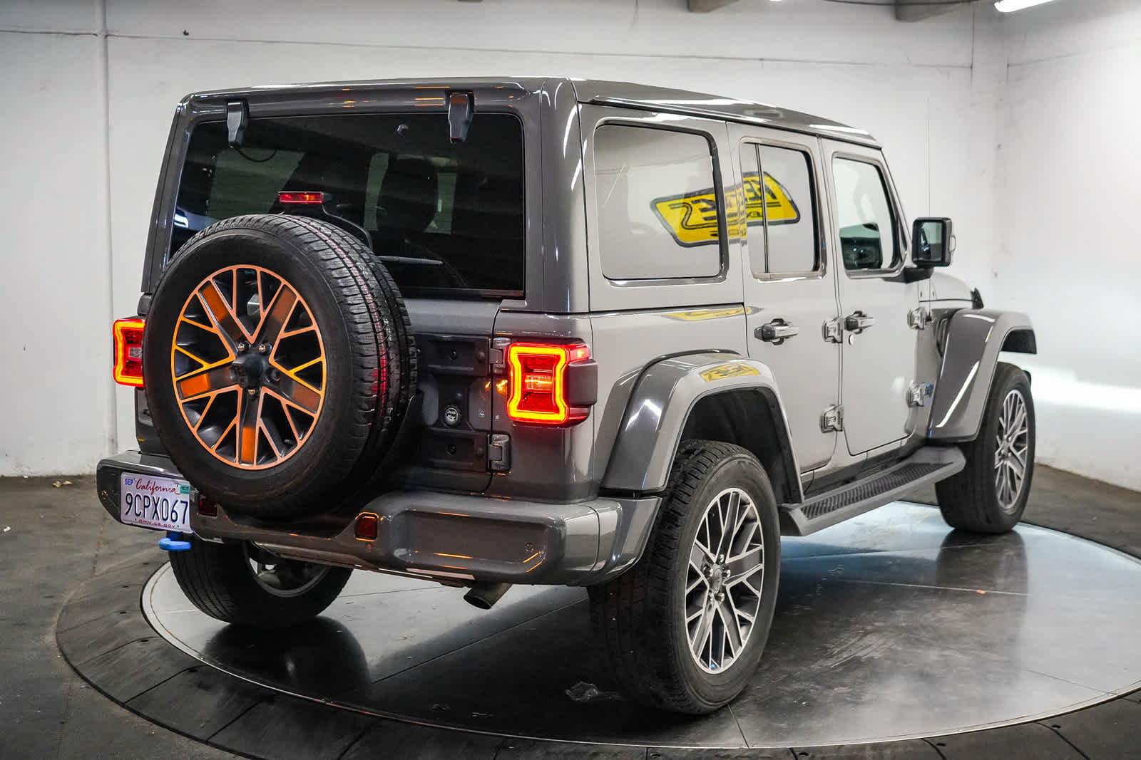 Used 2022 Jeep Wrangler Unlimited Sahara AWD/4WD image 6