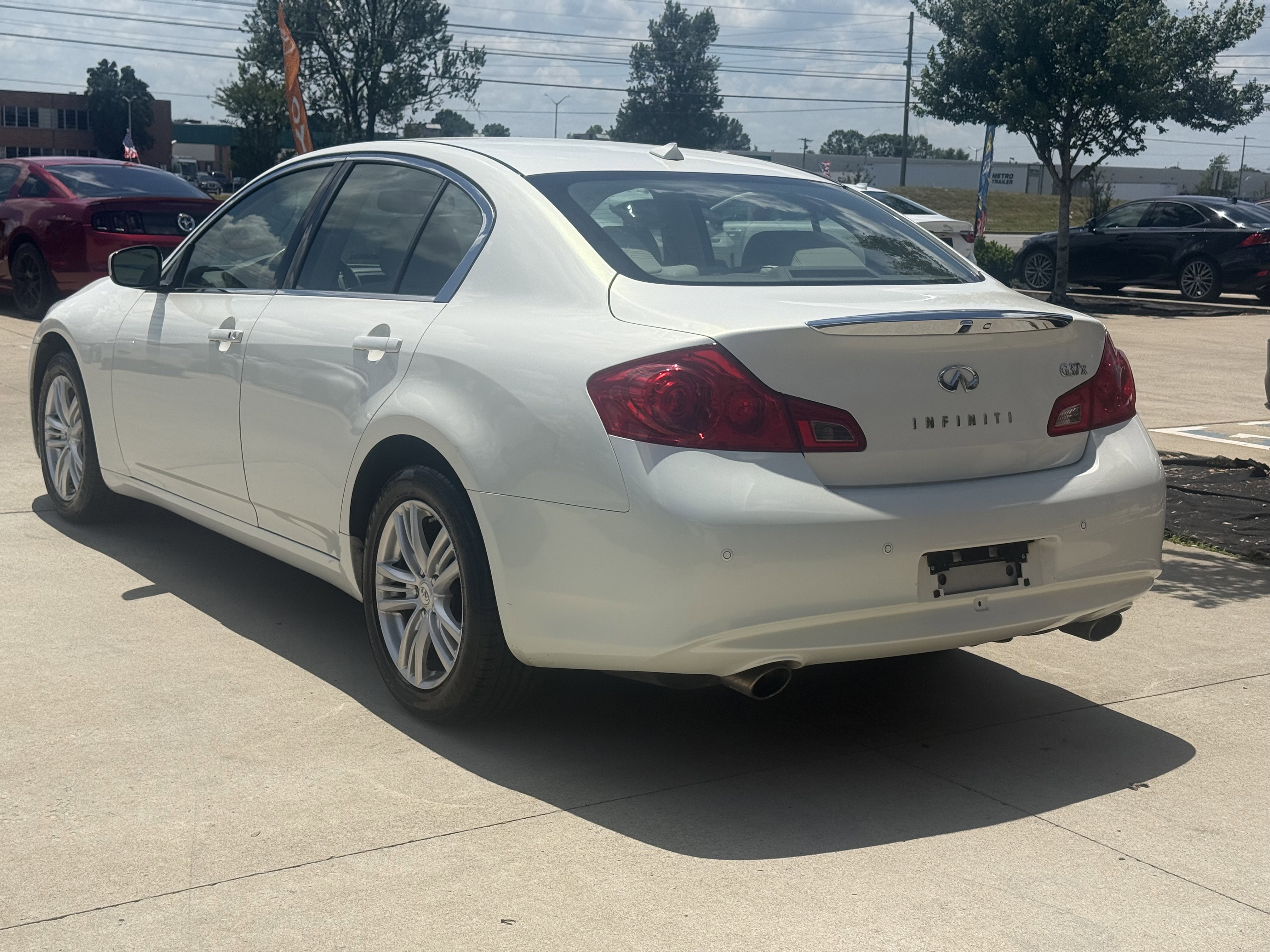 Used 2011 INFINITI G37 x Sedan w/ Premium Pkg AWD/4WD image 5
