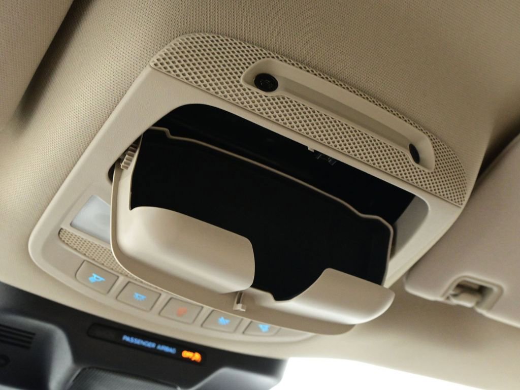 Used 2024 Ford Expedition XLT image 24