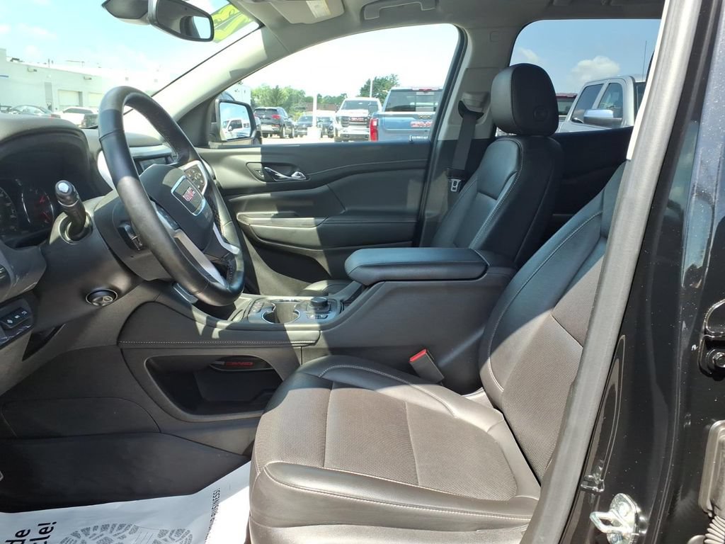 Used 2023 GMC Acadia SLT w/ Technology Package AWD/4WD image 14