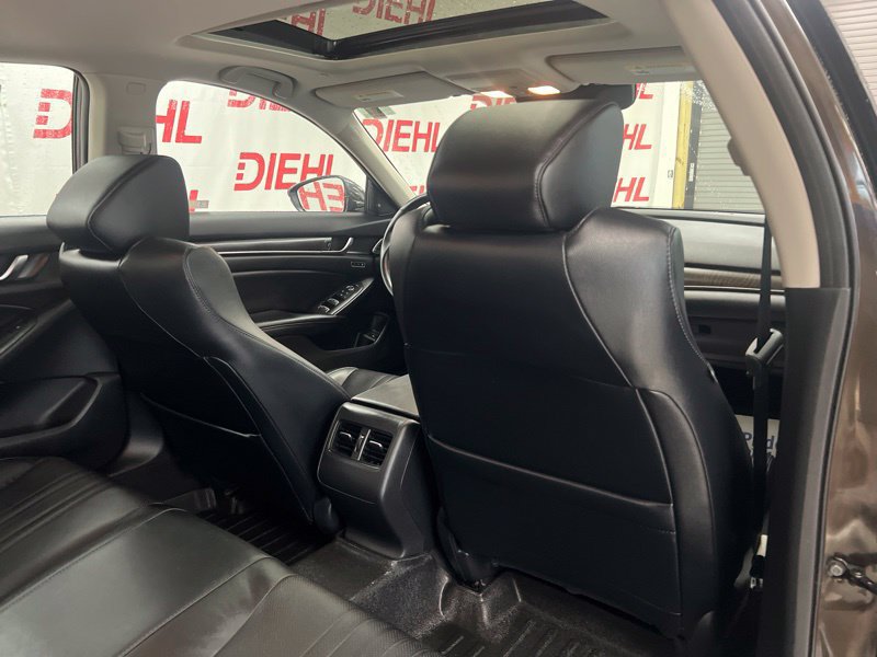 Used 2018 Honda Accord Touring image 11