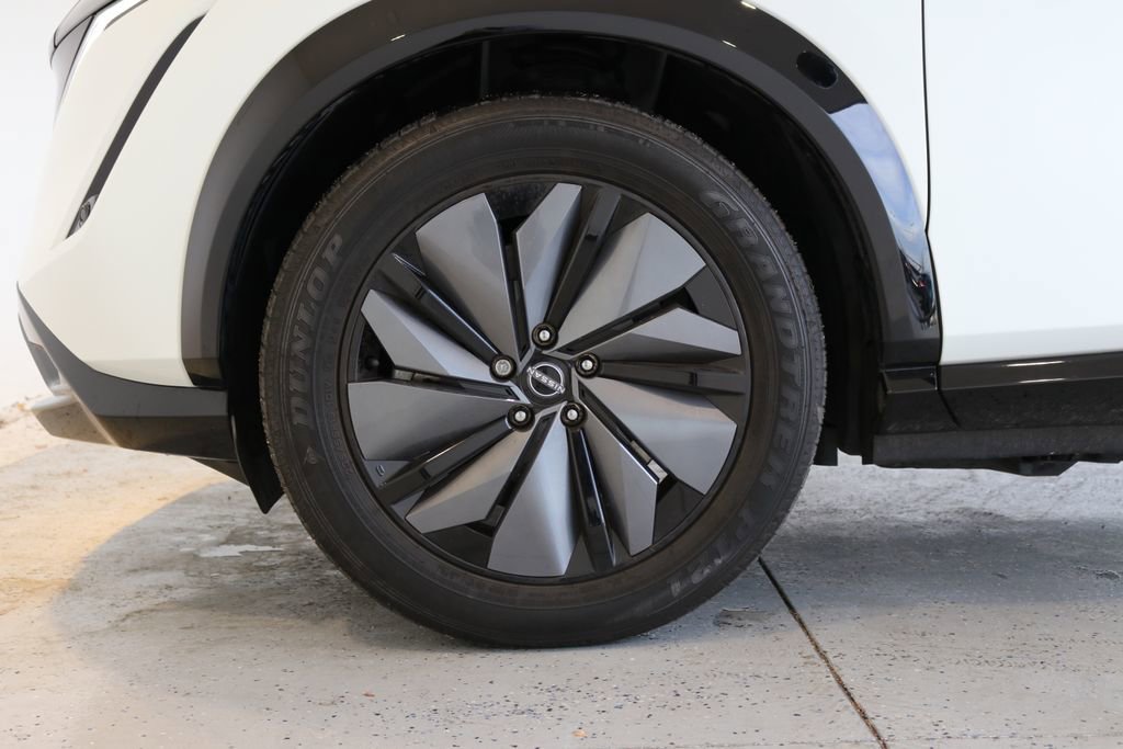 Used 2023 Nissan Ariya AWD image 46