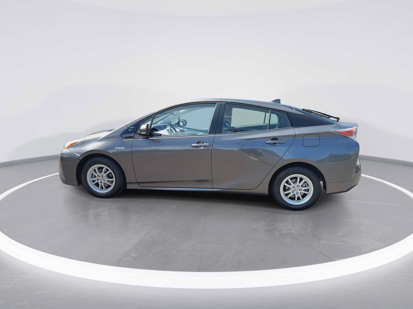 Certified 2016 Toyota Prius Four FWD image 5